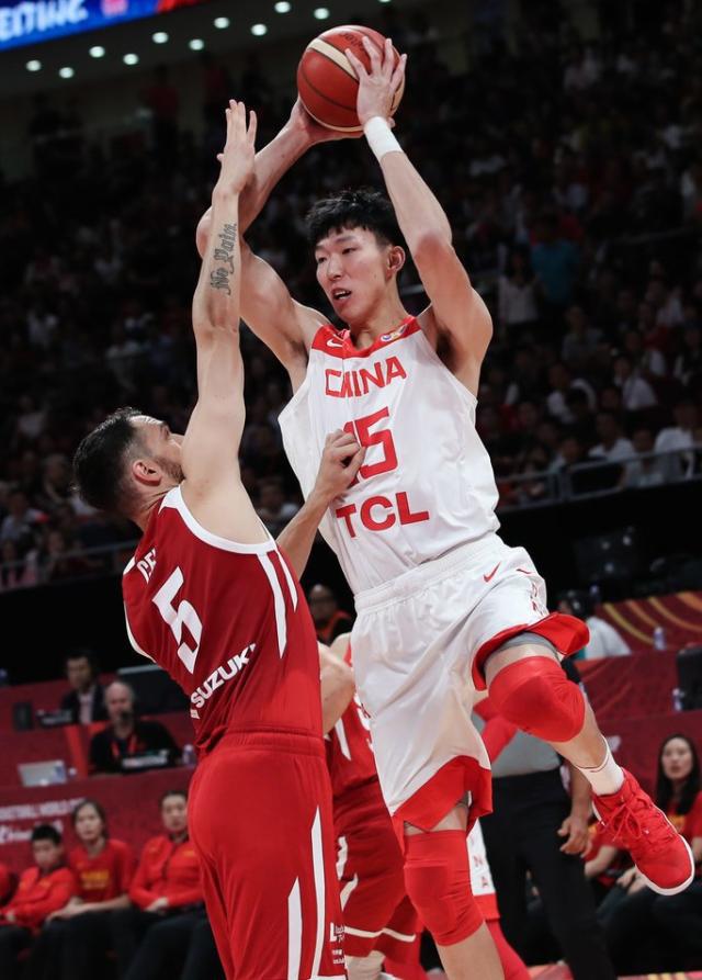 开云下载-热火力克波兰男篮，汉密尔顿三分雨点燃全场